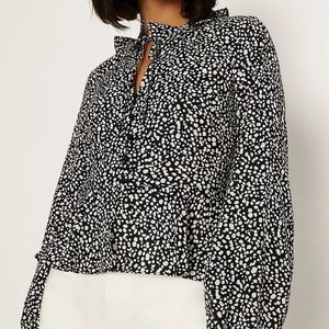 Oasis Blouse Black and White